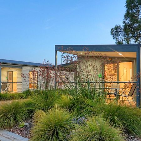 Yarrawonga Riverlands Tourist Park Екстериор снимка