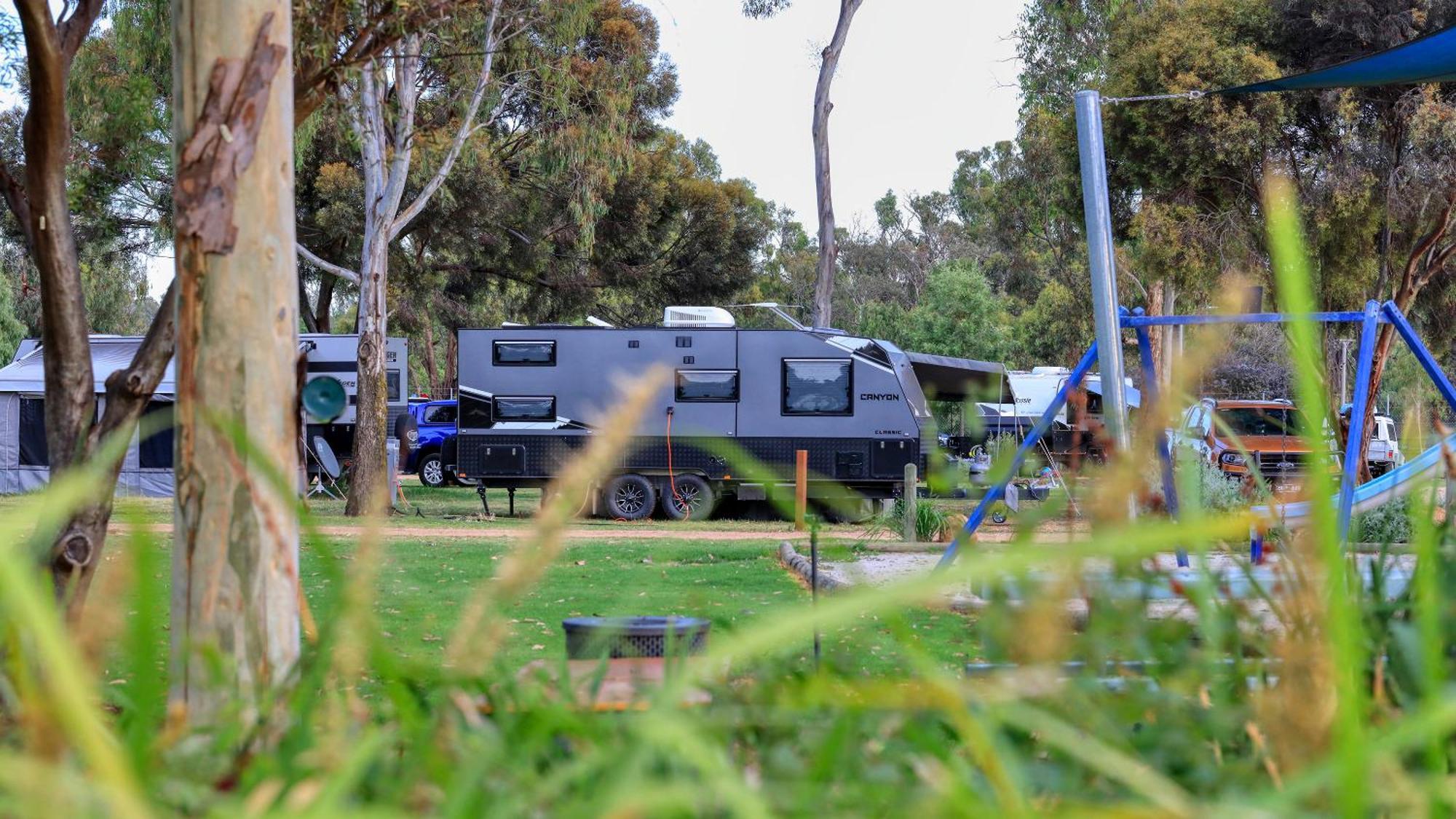 Yarrawonga Riverlands Tourist Park Екстериор снимка