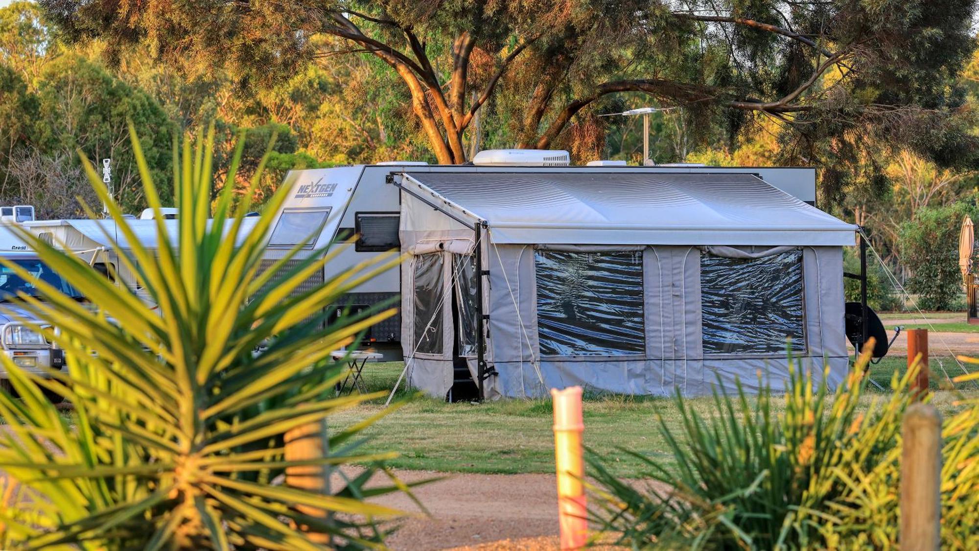 Yarrawonga Riverlands Tourist Park Екстериор снимка
